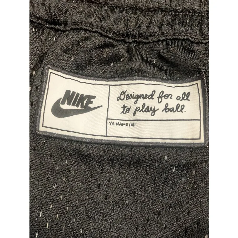 Nike 3 Piece Outfit, Unisex Reversible Basketball Shorts, (2) Dryfit Tees, Large